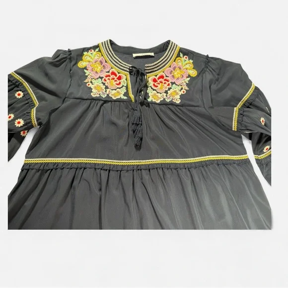 See And Be Seen Floral Embroidered Dark Navy Blue Blouse Size Small. - Picture 8 of 10